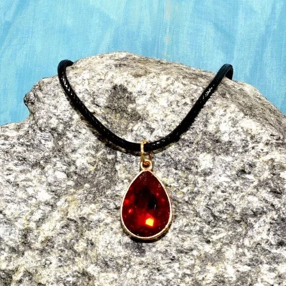 Cara Crystal Red Water Drop Pendant Braided Leather Chain Necklace Gift Packaged - Picture 2 of 10